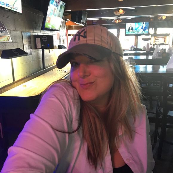 Meet your Posher, Lisa - Picture 1 of 1